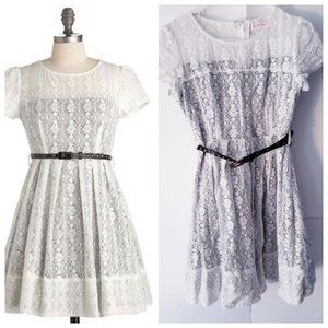 Dahlia White Lace Dress with Black Contrast Lining